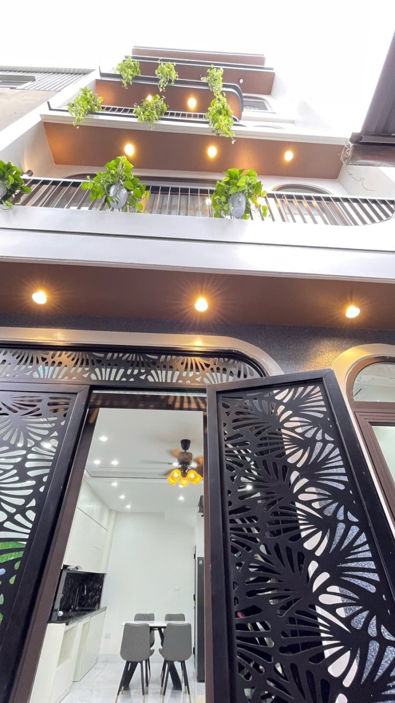 Bán nhà Phố Trạm,Long Biên 5 tầng,38m,mt4.7m oto đỗ cổng nhỉnh 7 tỷ - Ảnh chính